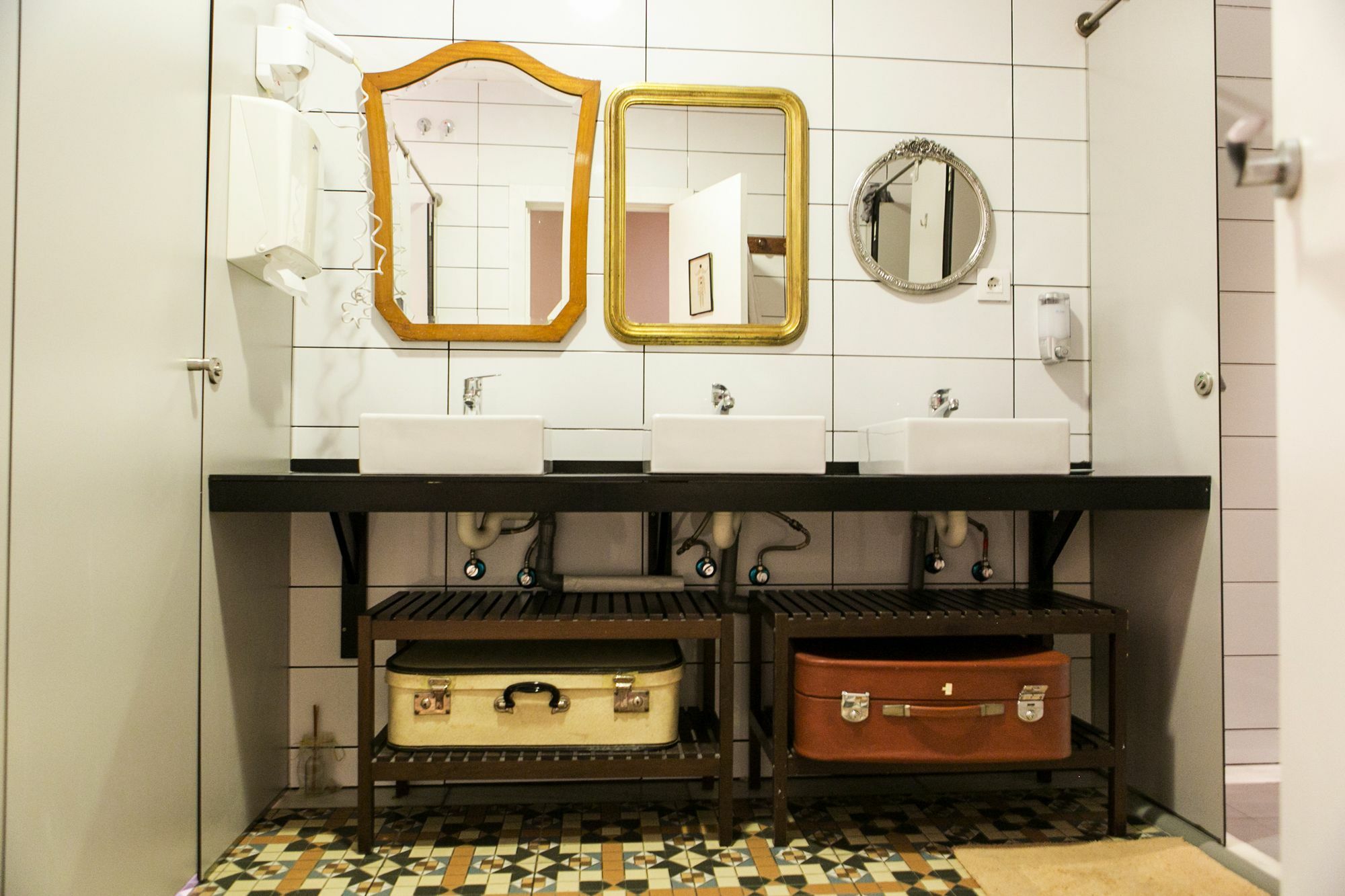 Pars Tailor'S Hostel Barcelona Exterior photo